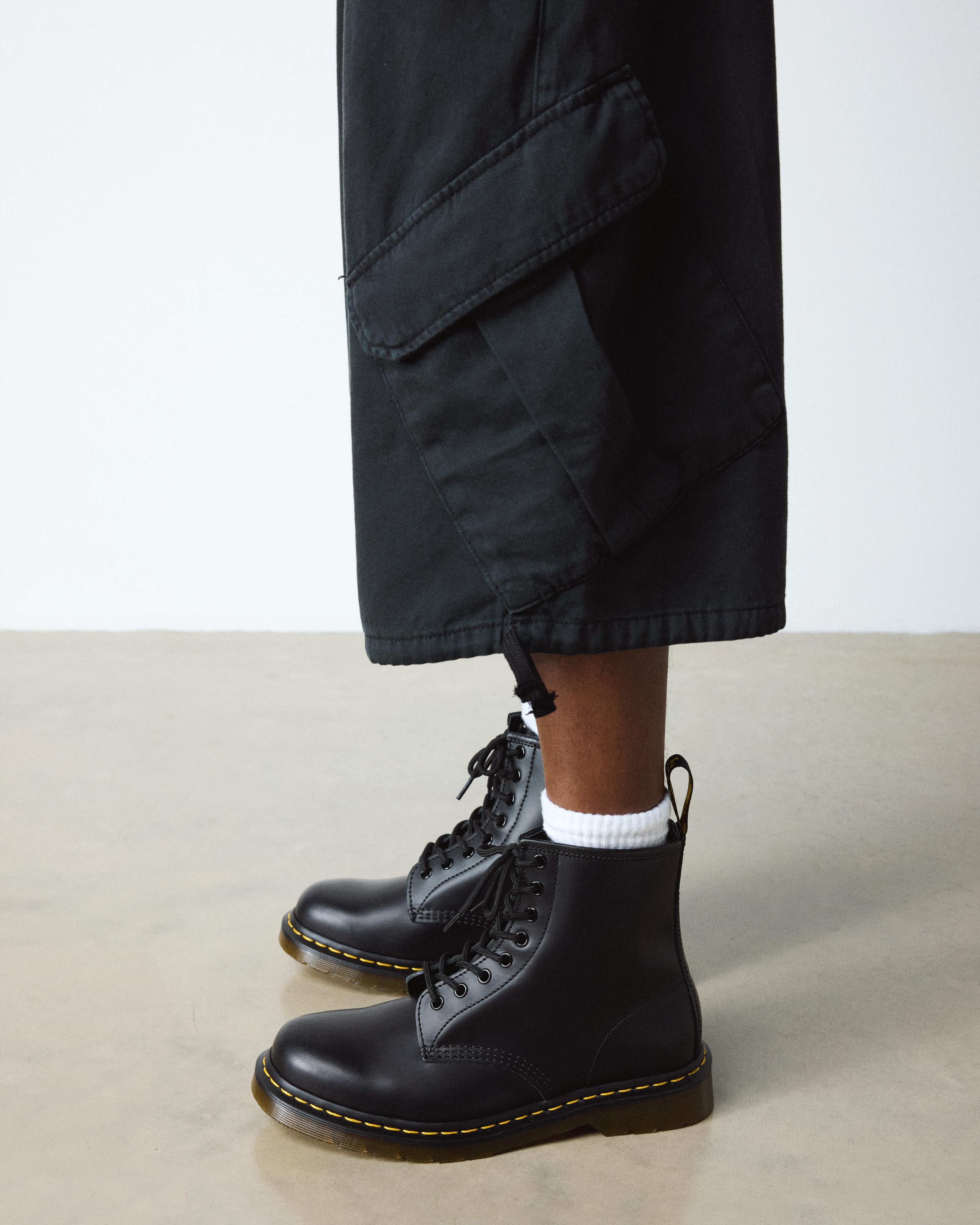 1460 Black Smooth