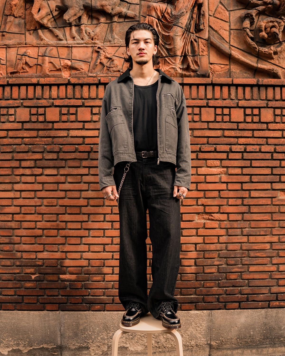 LOWELL Black Analine