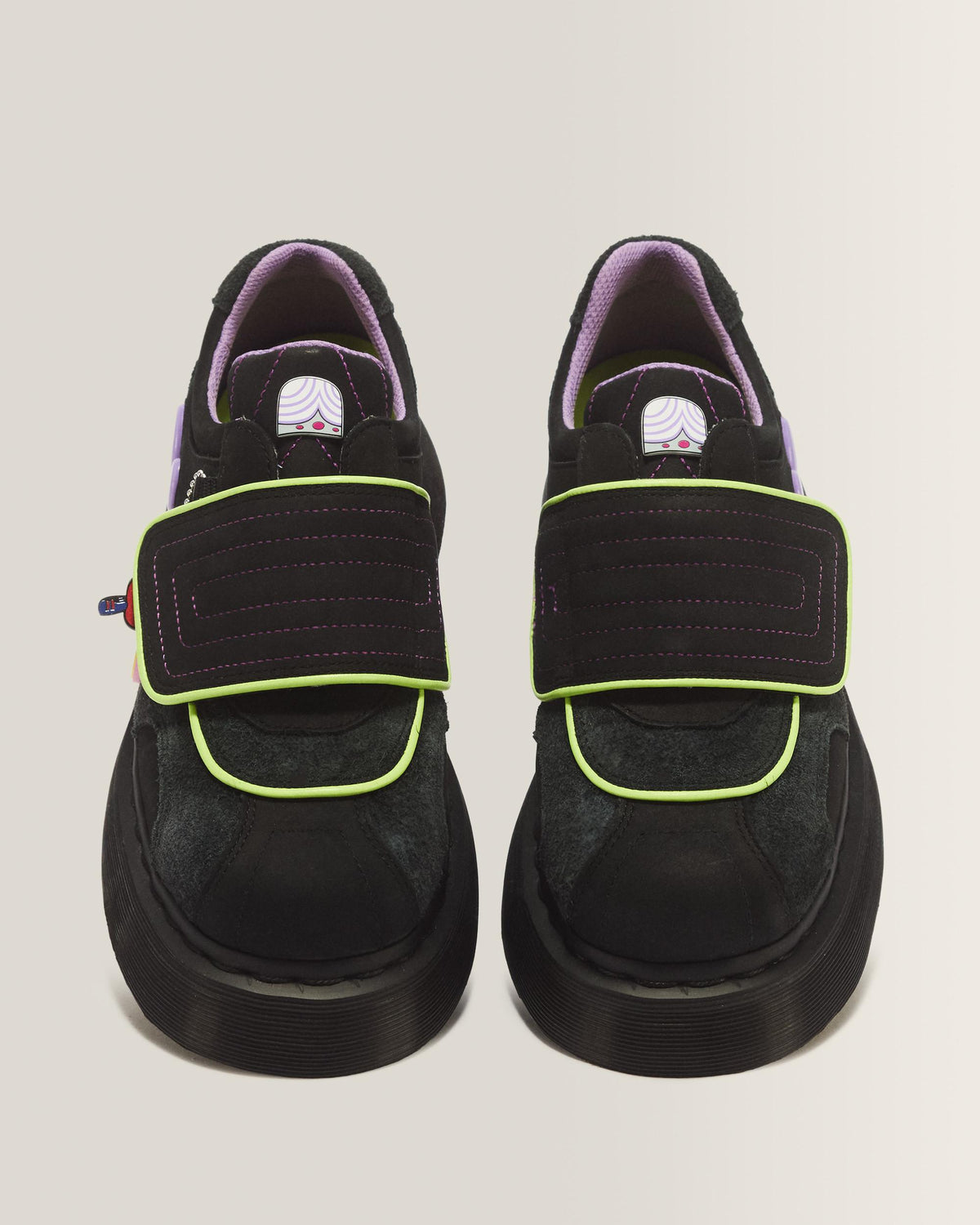 Zapatos Buzz con tira Powerpuff Girls en Black+Gunmetal