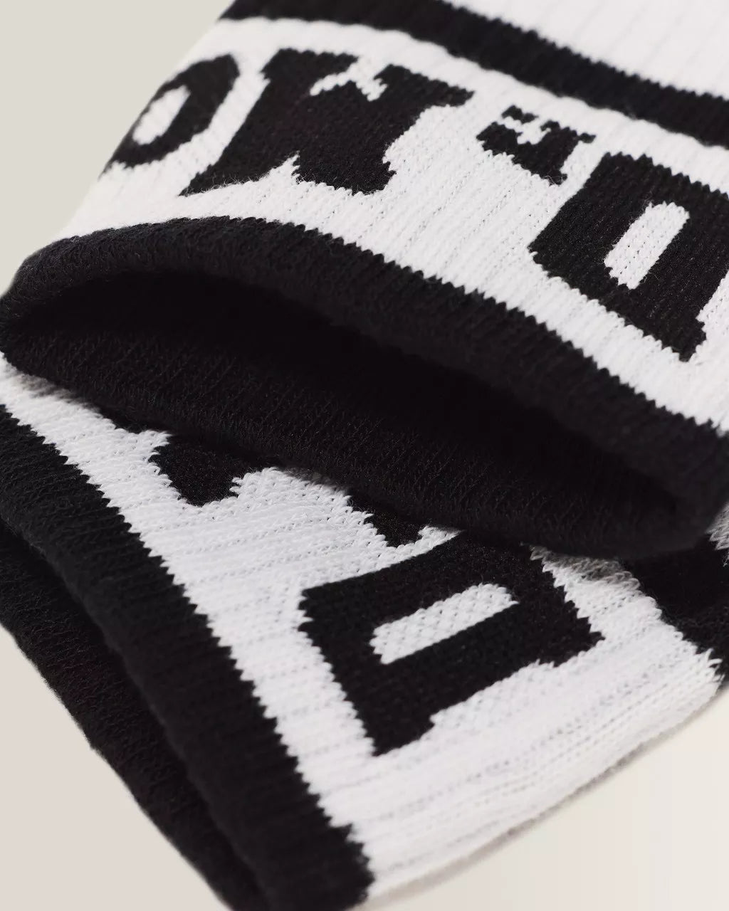 Medias Athletic negras con logo