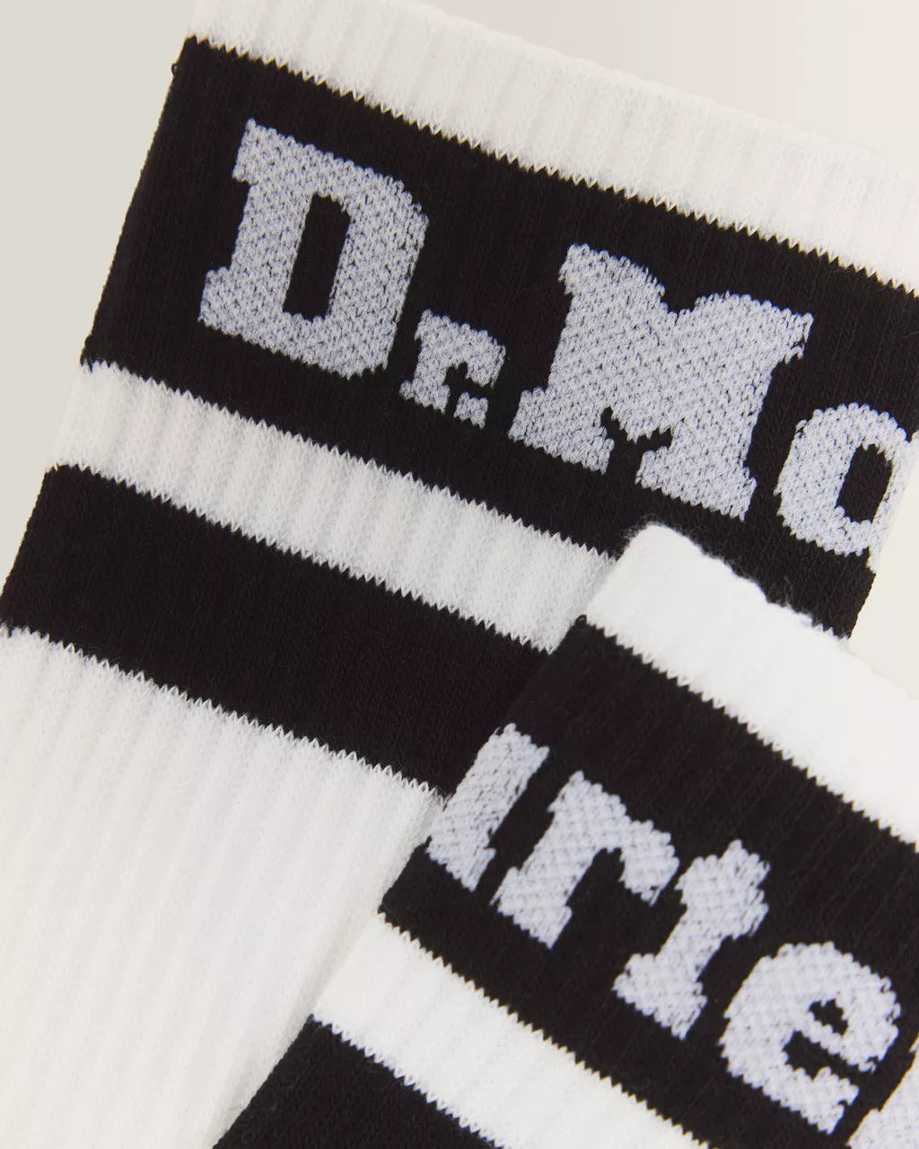 Medias Athletic blancas con logo negro