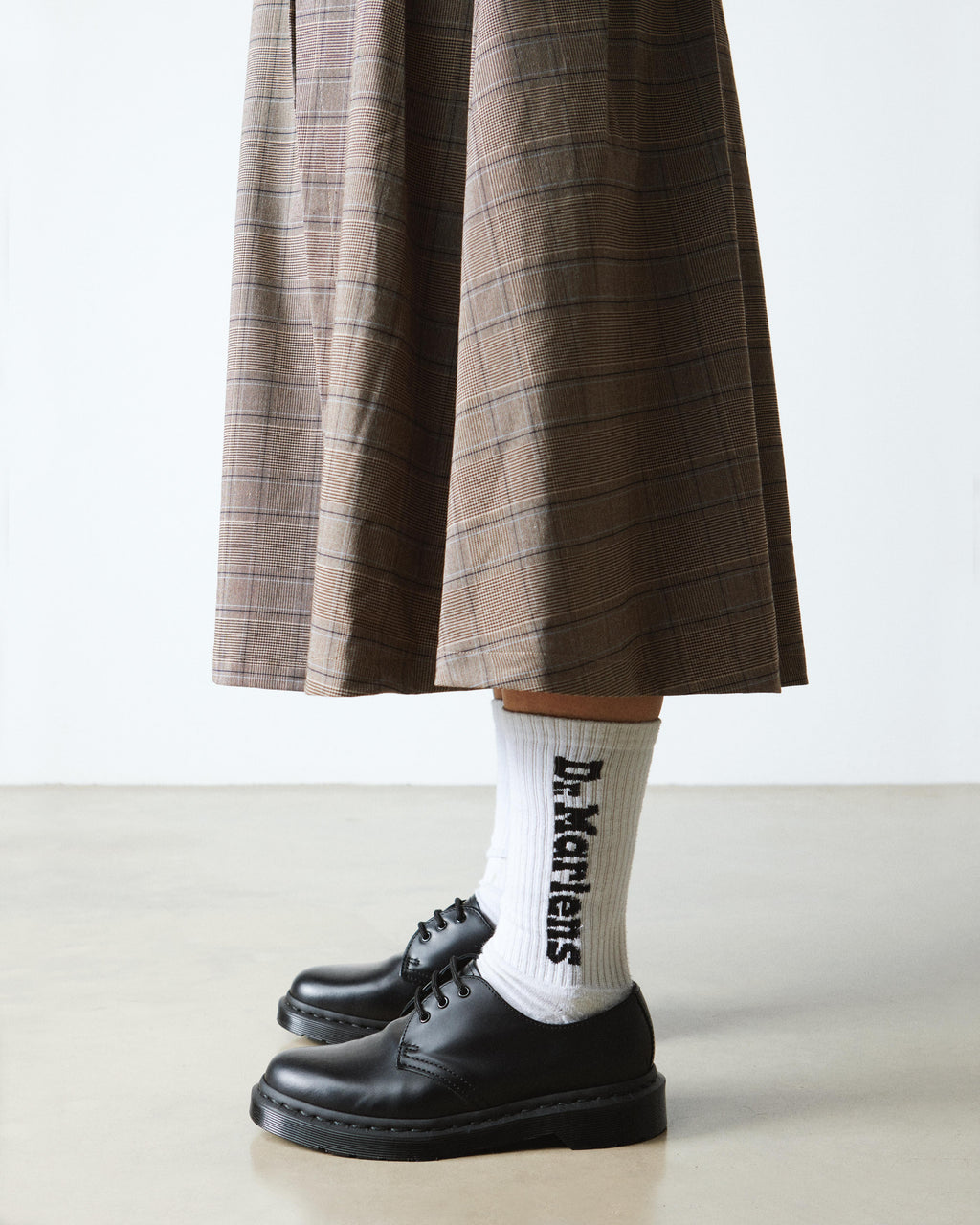 Medias con logo vertical