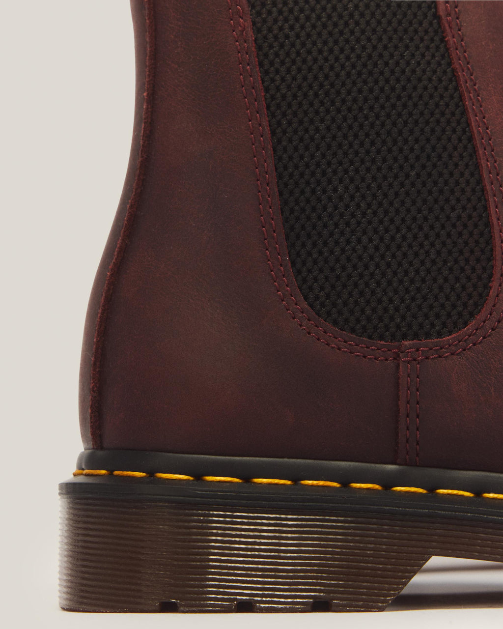 Botas Chelsea 2976 YS de piel Crazy Horse en Cherry Red